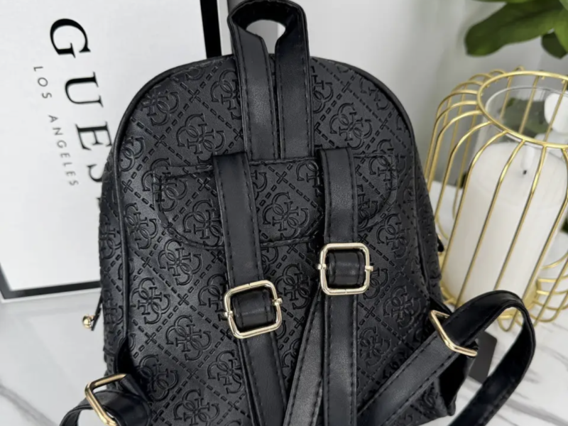 Жіночий рюкзак Guess чорний стьобаний міні Гесс Стильні жіночі рюкзаки та сумки Код: 20520-4