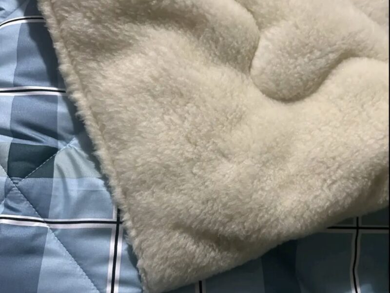 Ковдра-плед двостороння хутряна, бязь, натуральна, з овечої вовни.Євро розмір 200 * 220 см Код: 8333