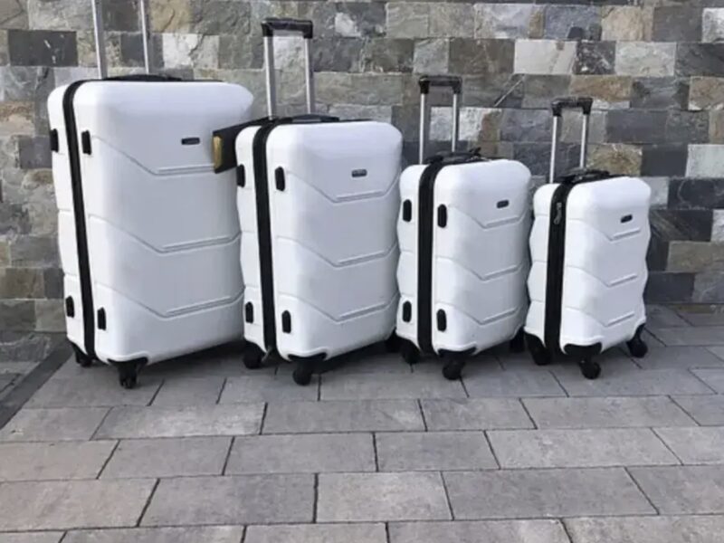 Чемодан дорожній Вализа на 4 колеса Польща